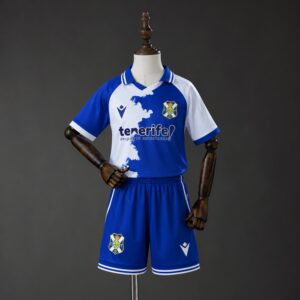 Equipación niño CD Tenerife 2026-2027 local azul y blanca con pantalón corto azul